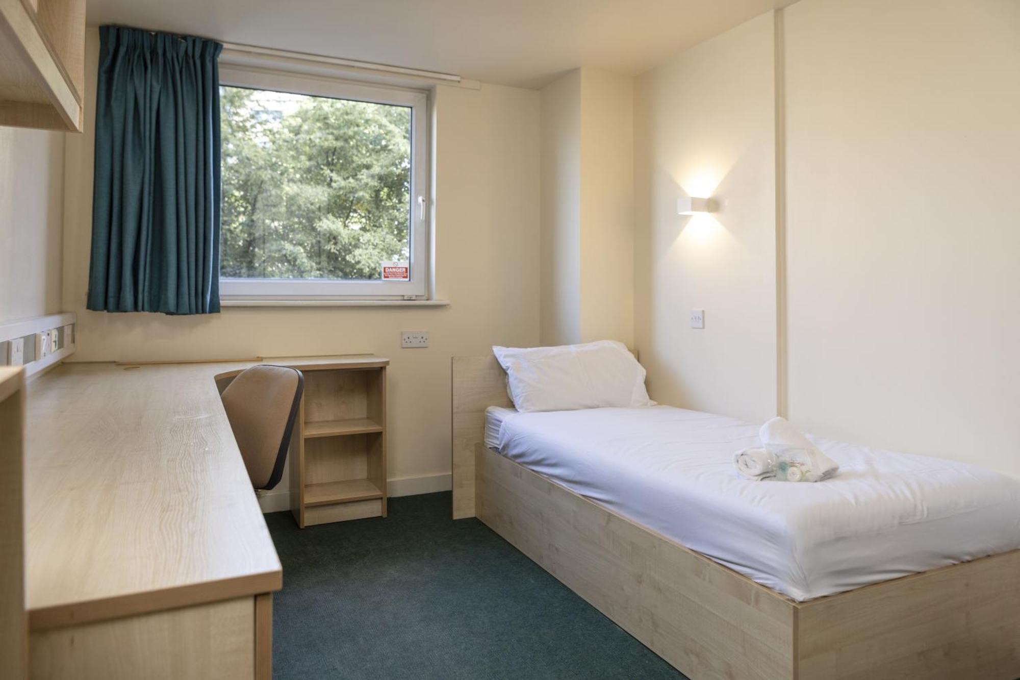 Burley Road Aparthotel Leeds  Ngoại thất bức ảnh